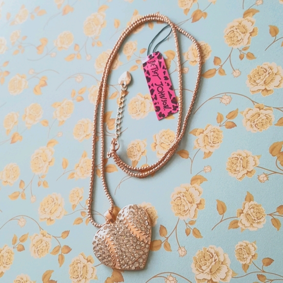 Betsey Johnson Style Necklace Heart Crystal Pendant Chain - Picture 2 of 10